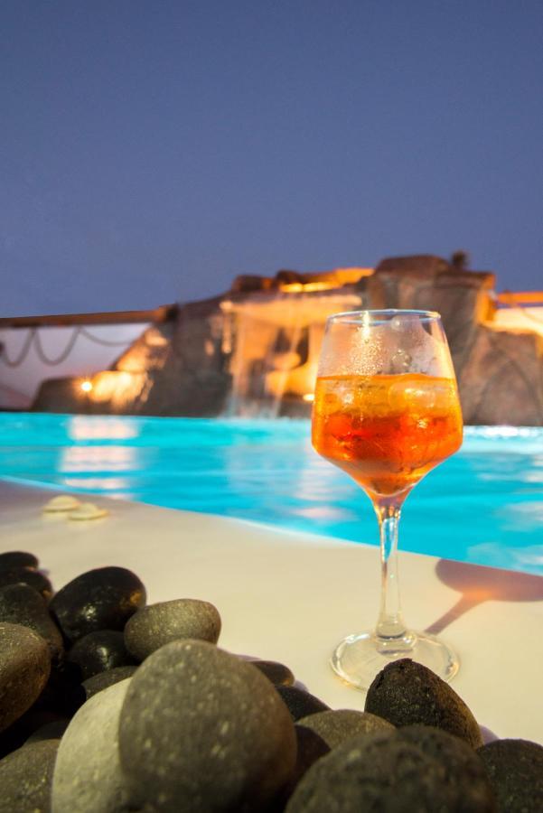 La Belle Vie - Santorini - Adults Only Apartment Kamari  Bagian luar foto