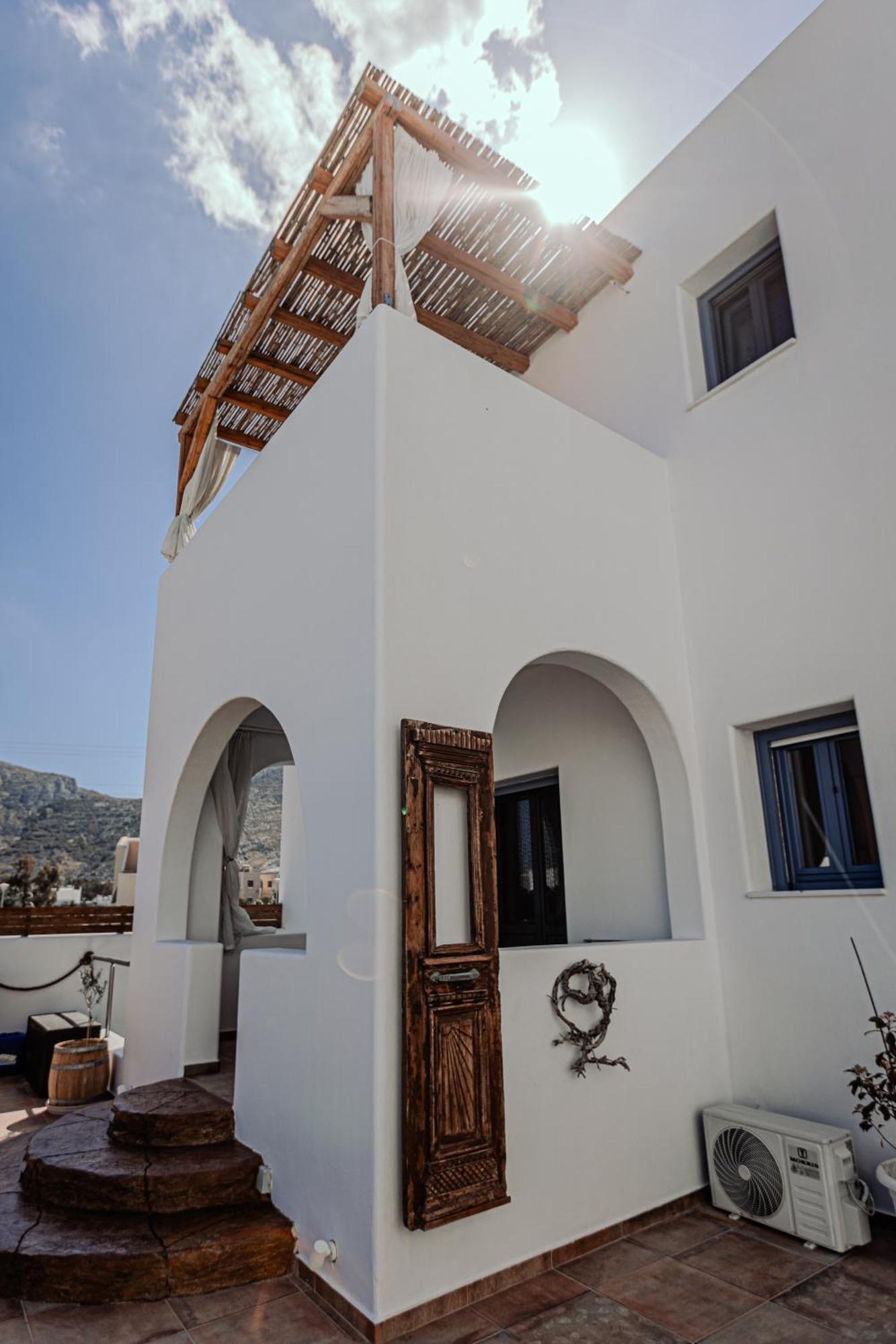La Belle Vie - Santorini - Adults Only Apartment Kamari  Bagian luar foto