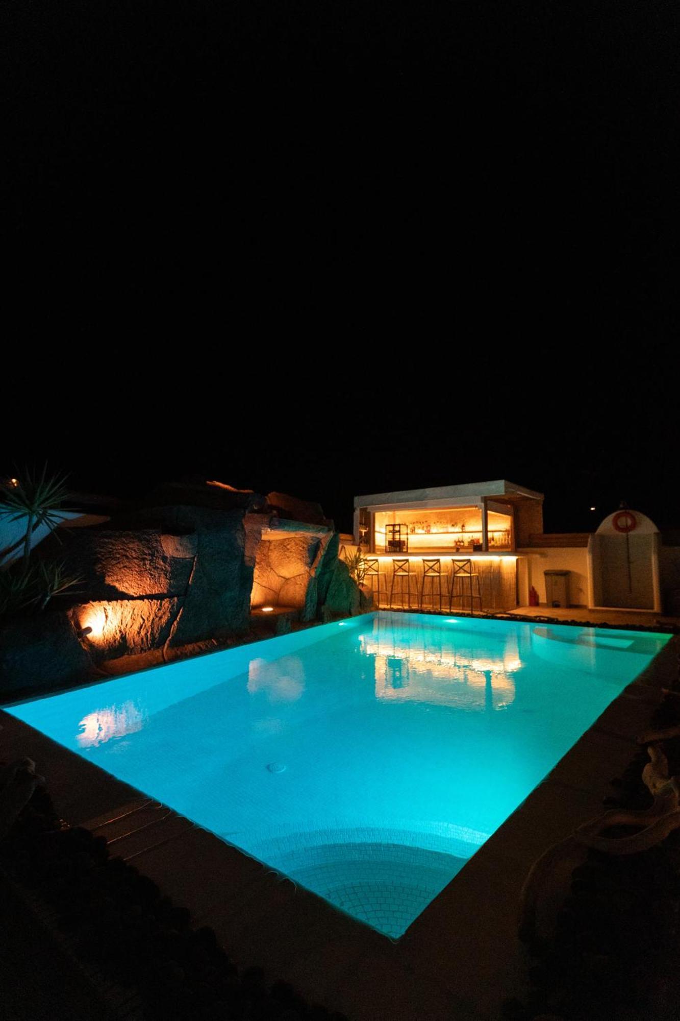 La Belle Vie - Santorini - Adults Only Apartment Kamari  Bagian luar foto